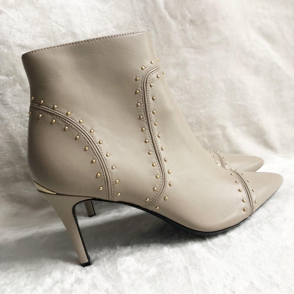 🆕 Calvin Klein Grazia Ankle Booties Boots Elegant Beige Studded Ankle Boots sz 9